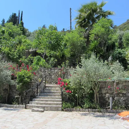 فيلة Falcon Crest 1840 Asprogerakata